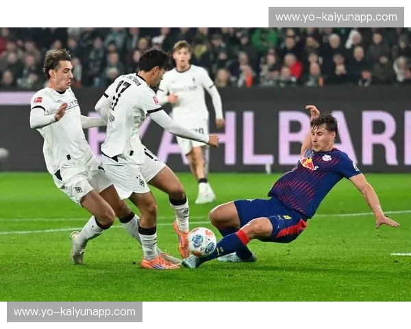 绿茵场上的紫与白：佛罗伦萨与门兴格拉德巴赫的浪漫邂逅